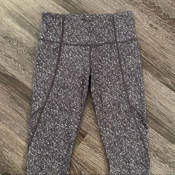 Athleta salutation pebble beach tight - Picture 3 of 6